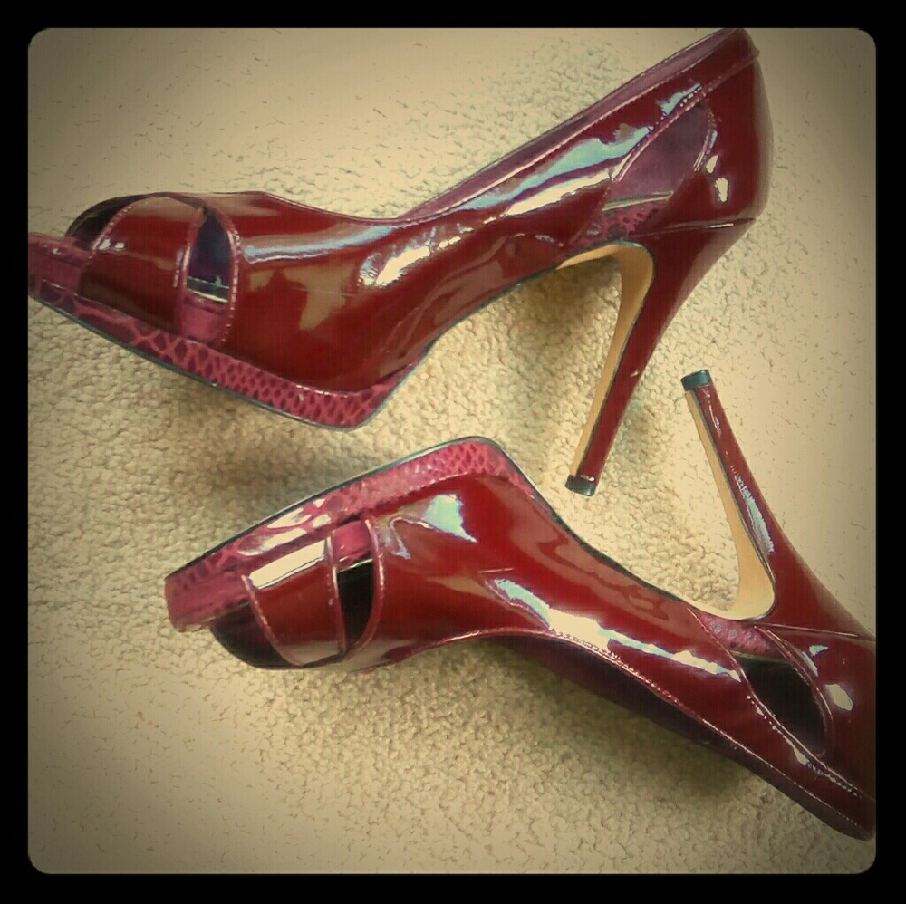 WHBM Size 9½ Burgundy Leather Heels